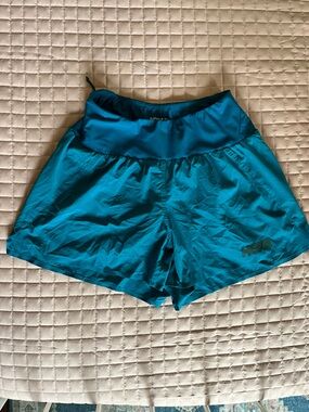 Hoka Women’s 4” Teal (Marine Blue) Shorts - sz S